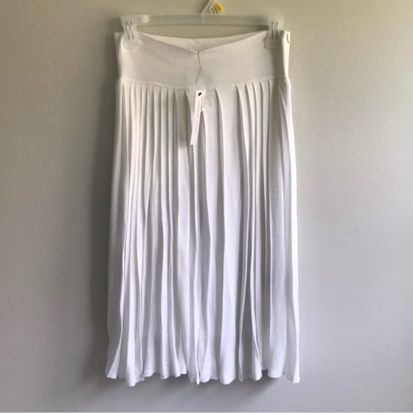 ADRIENNE VITTADINI STUDIO WINTER WHITE SKIRT PLEATS WIDE WAISTBAND STRETCH LINED - Picture 2 of 8